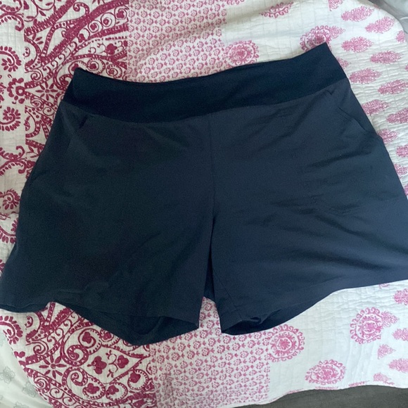 Patagonia Womens UPF 40+ Happy Hike Shorts 4" (Forge Grey) XL NEW WITHOUT TAGS - Picture 2 of 3